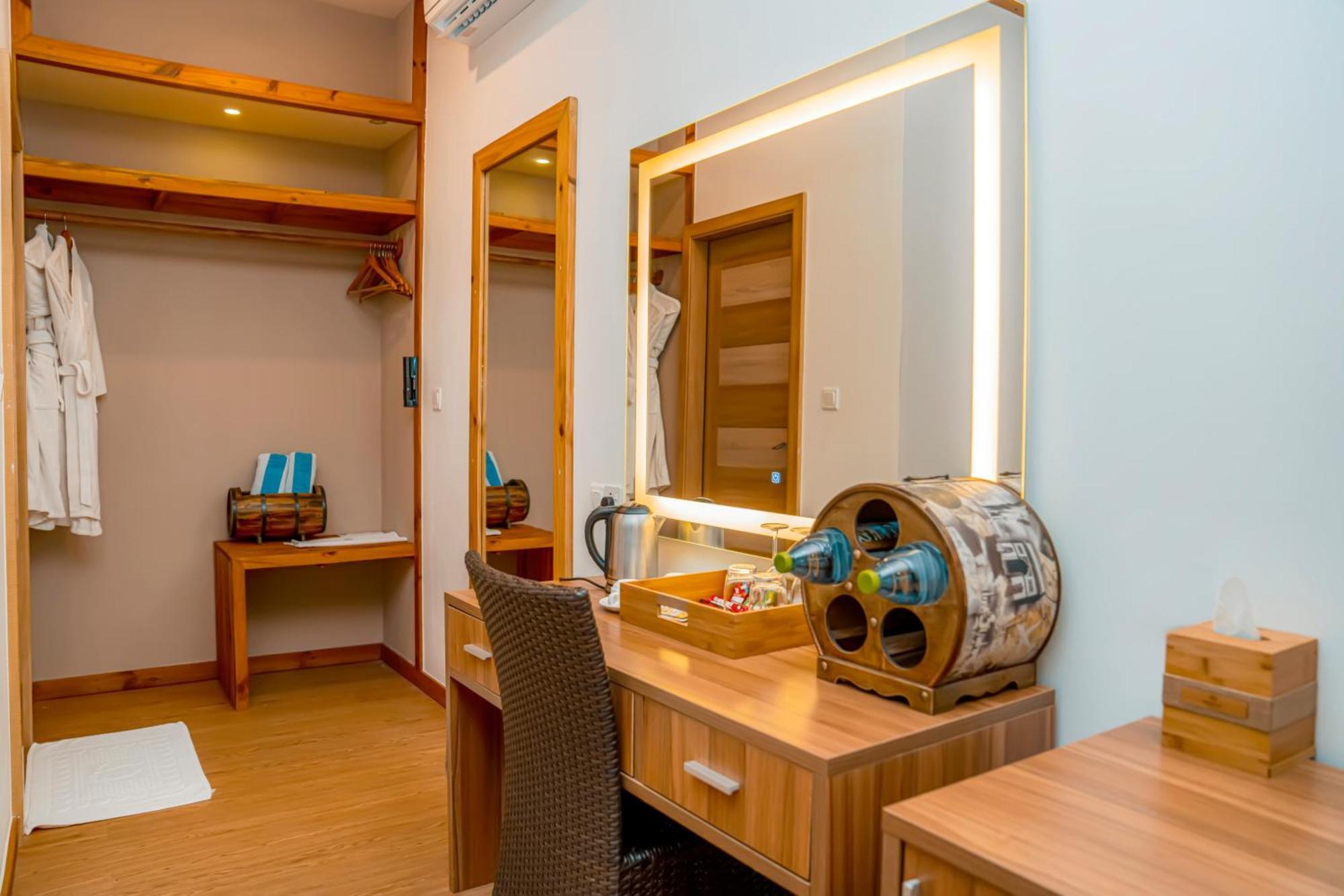 Üdülőközpont Brennia Maldives 5*